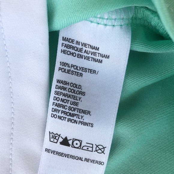 Like new! - IZOD Golf {BUNDLE} Athletic Short Sleeve & Sleeveless Tops - Picture 6 of 13